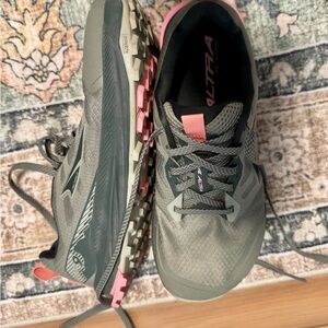 Altra Women's Lone Peak 9 Trail Running , hiking sneakers